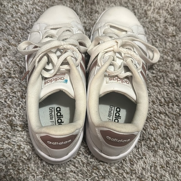 Adidas women’s shoes - Picture 3 of 3